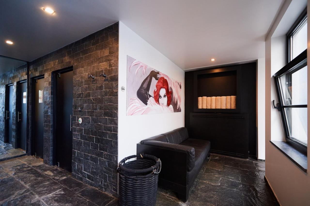 Yooma Urban Lodge Saint-Gilles Esterno foto